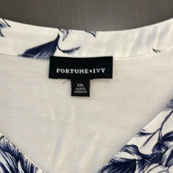 Fortune+Ivy mixed media top - Picture 6 of 7